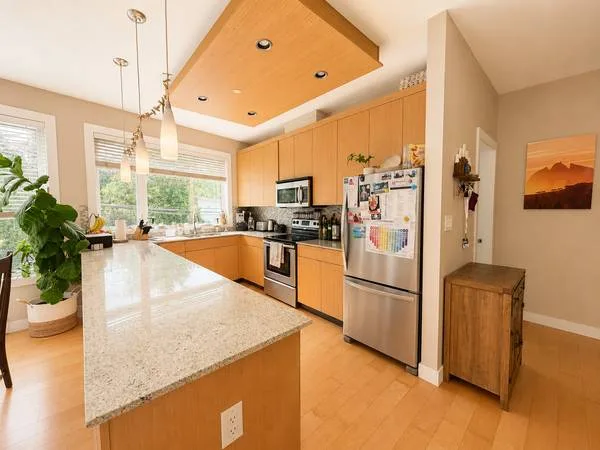 FURNISHED 2 Bed, 2 Bath Corner Condo #202 1909 Maple Dr Feb 16 2027