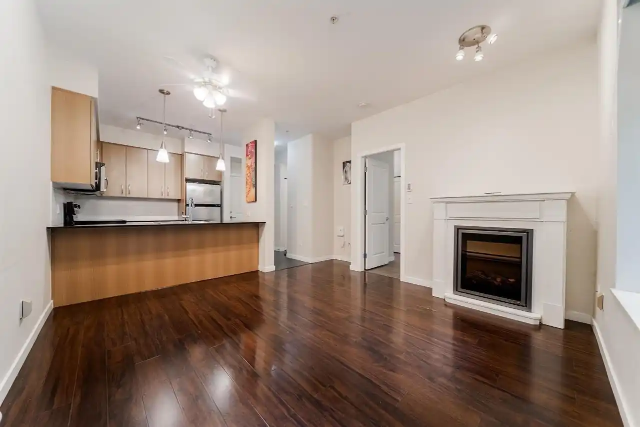 22290 North Avenue, Maple Ridge, BC - Condo for rent