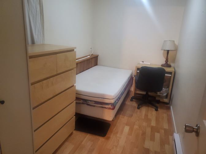 Government Road, Burnaby, BC - Room for rent
