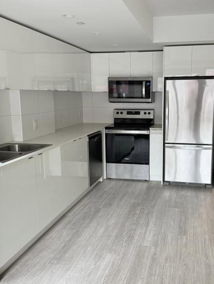 1045 Nelson St, Vancouver, BC - Town House for rent