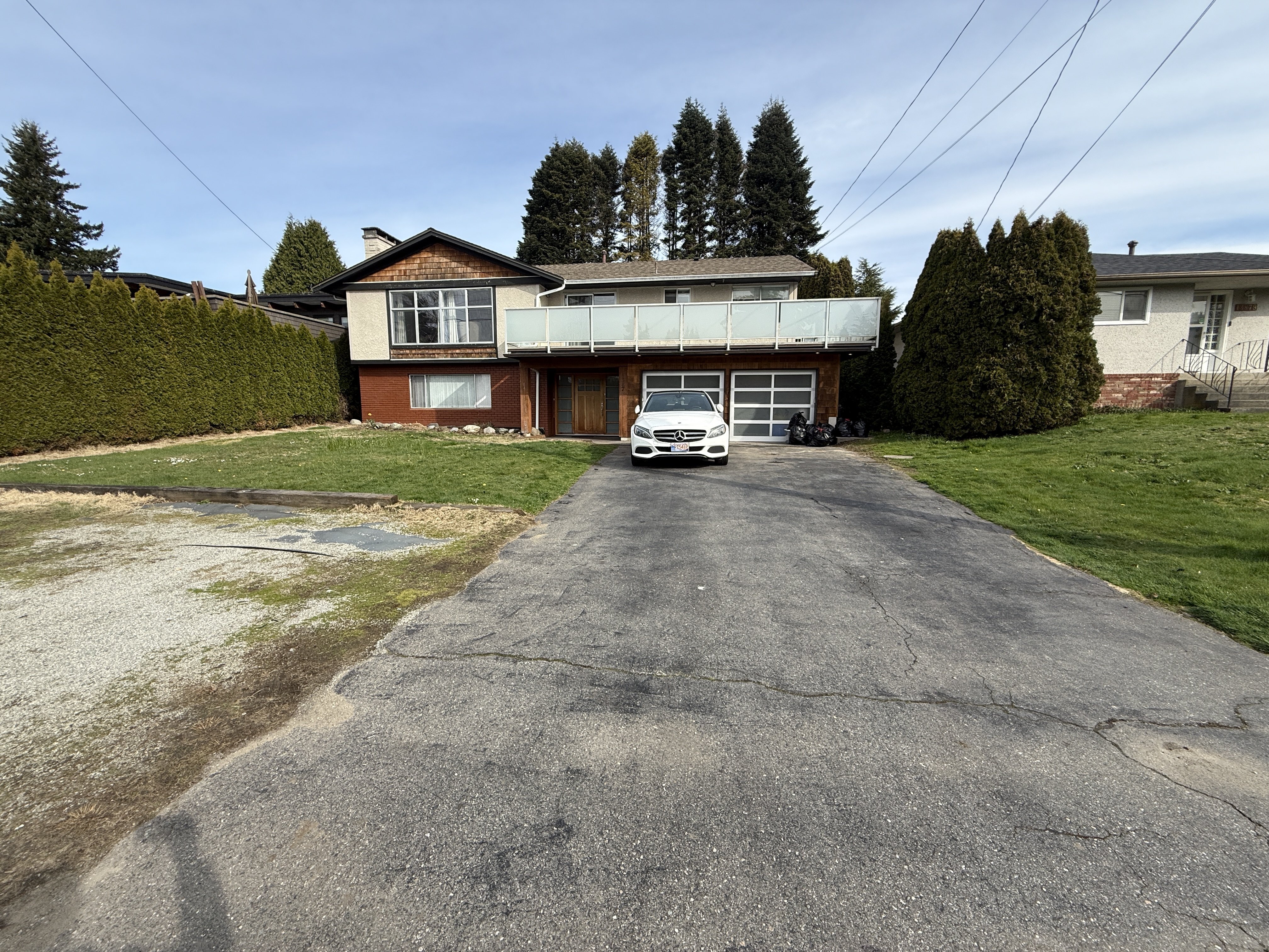 13873 Blackburn Avenue, White Rock, BC - House for rent
