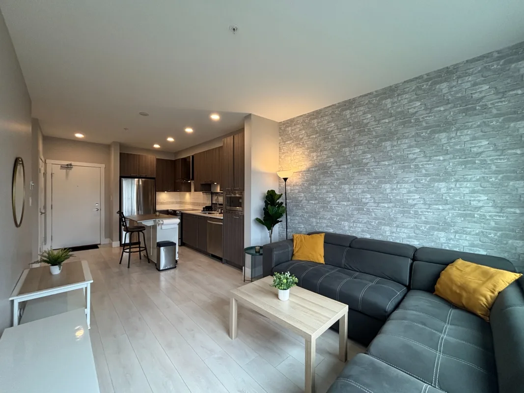 312 - 4690 Hawk Lane