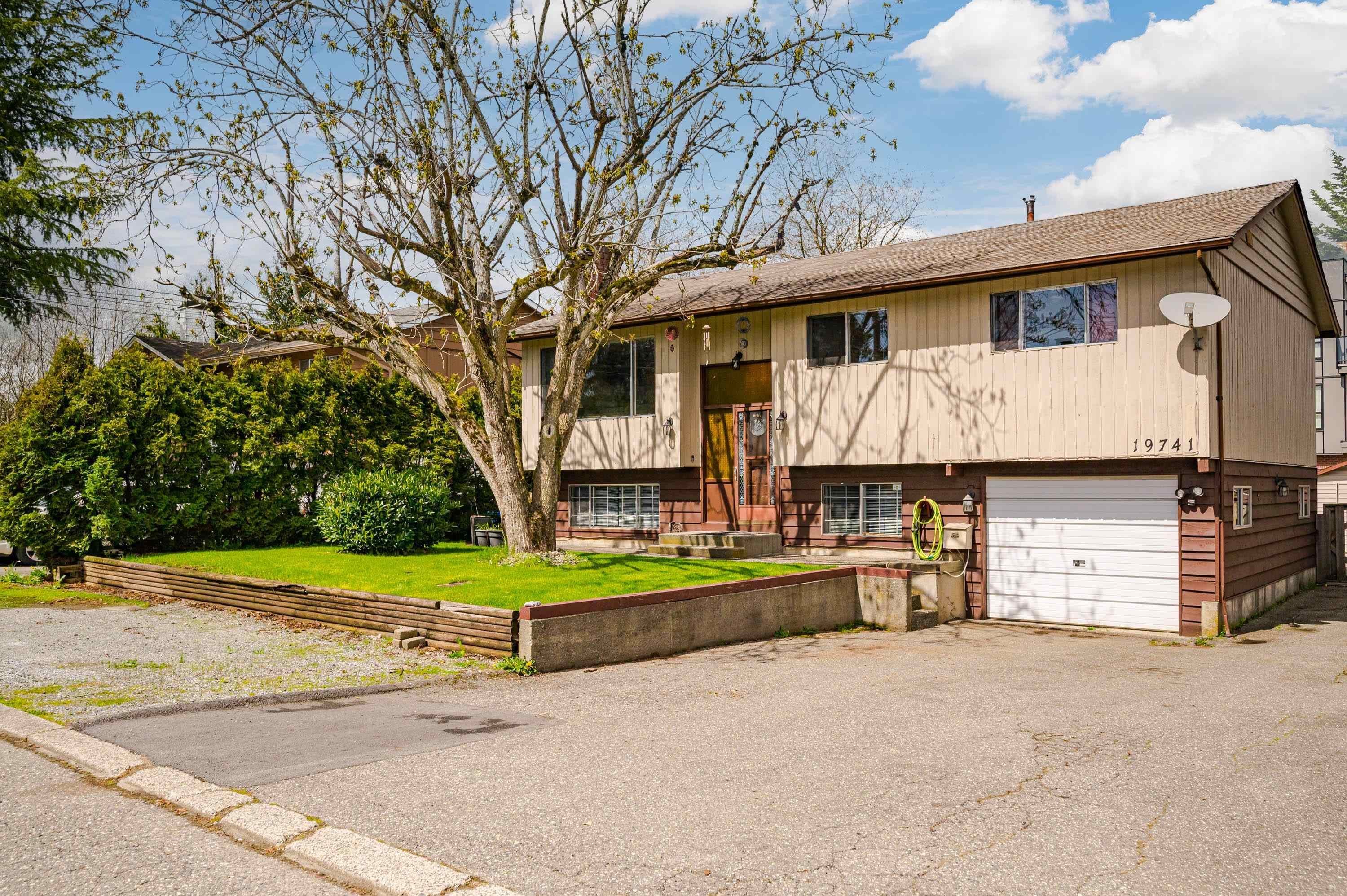 19741 54A Avenue, Langley, BC - House for rent