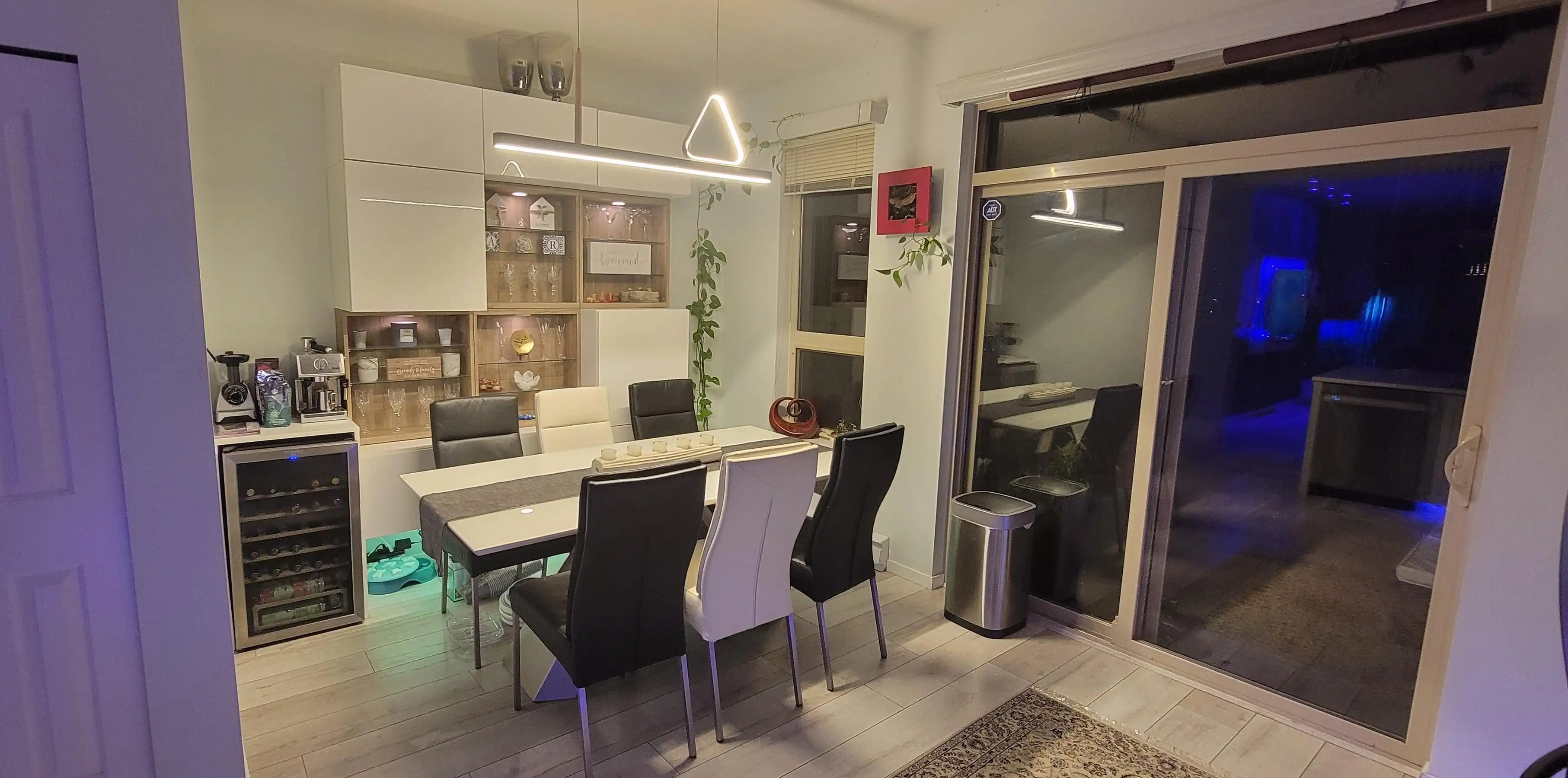 Coquitlam Unfurnished Townhouse for Rent - Spacious 3 Bedroom, 2.5 Bathroom with Private Hot Tub and Private Pool