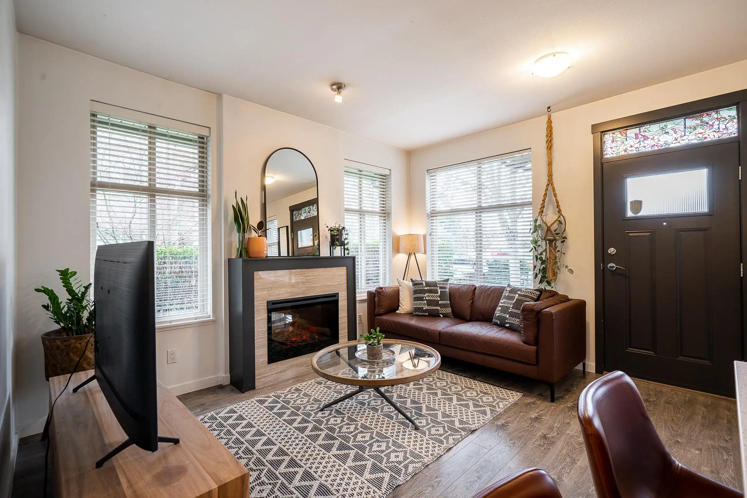 Surrey Furnished Condo for Rent - Expansive 2 Bedroom, 2 Bathroom Corner Suite with Private Entrance and Patio