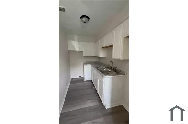 2400 W Chestnut St Louisville, KY 40211, Louisville, Kentucky