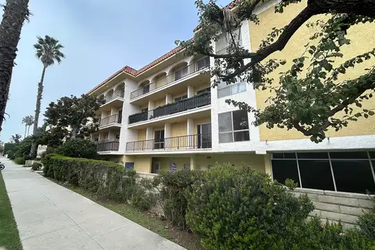 Huntington Villas, LLC & LP