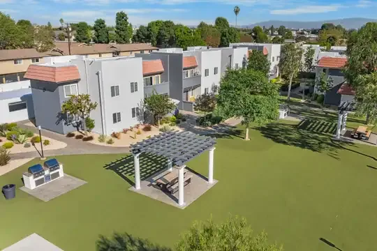Solara Apartment Homes
