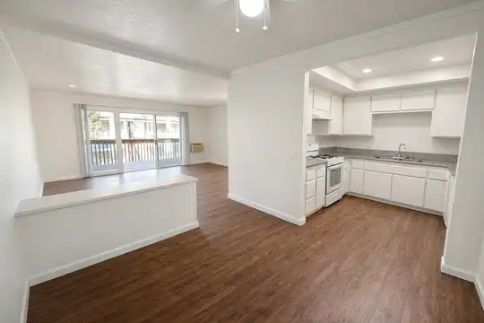 Daisy Apartments