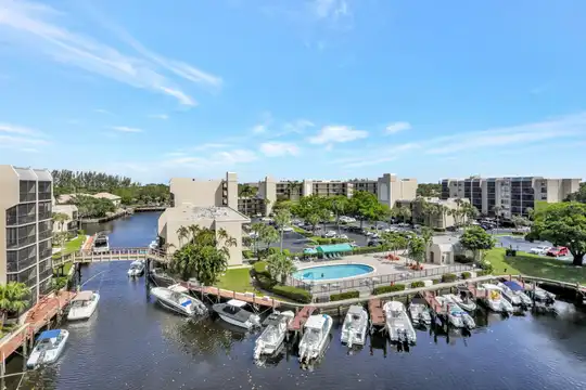 4 Royal Palm Way #6020