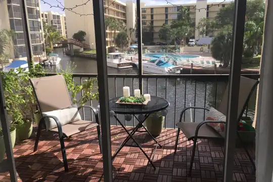 10 Royal Palm Way #2030
