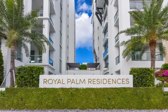485 E Royal Palm Rd #403