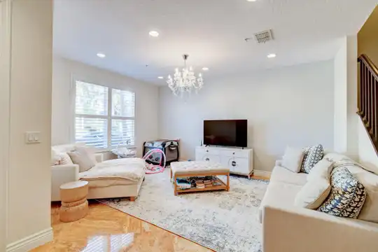 4930 NW 15th Ave