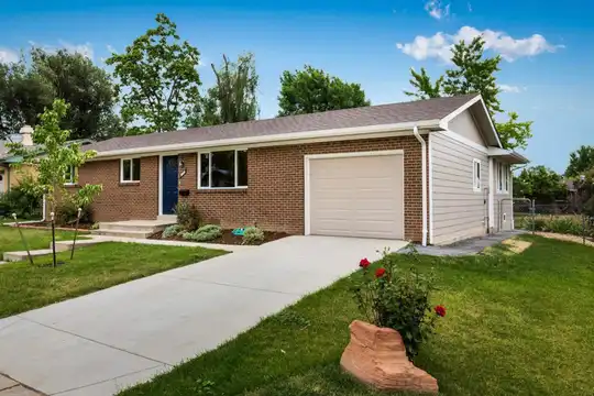 1808 Queens Dr