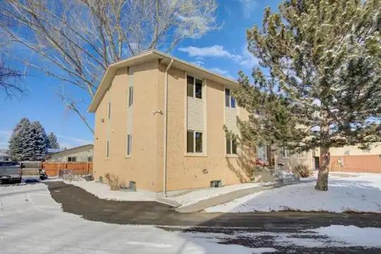 1331 Merl Pl