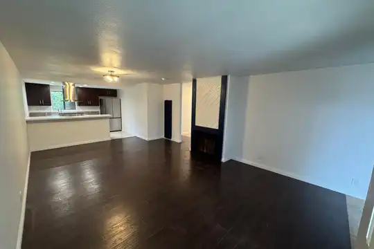 13751 Cherry St unit 3