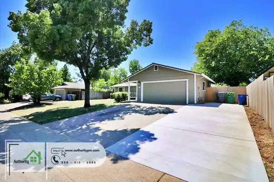 1744 Kildare Dr