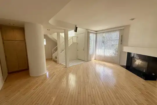 1937 Euclid St unit 105