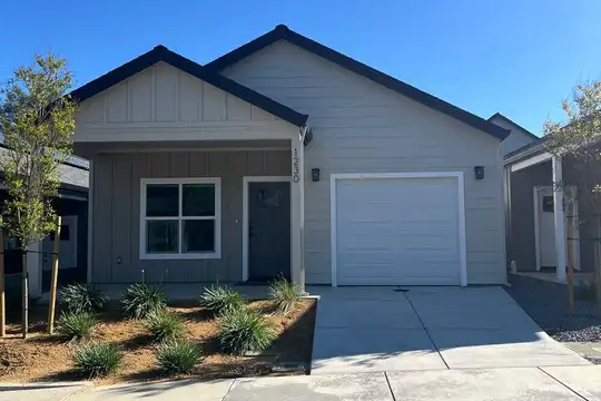1230 Old Alturas Rd