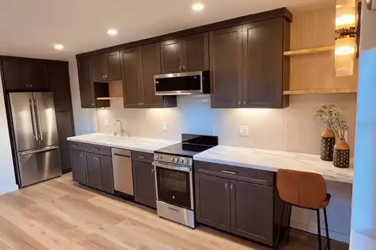 608 Montana Ave unit 4