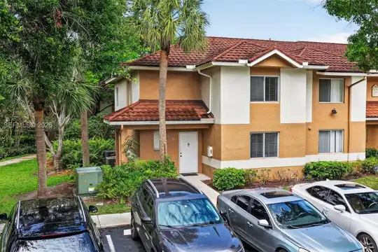 845 NW 91st Terrace unit 845
