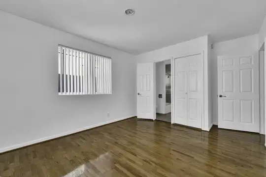 1025 Idaho Ave unit 6