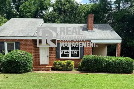 3163 Highpoint Dr