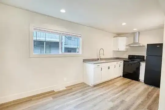 944 West St unit 1