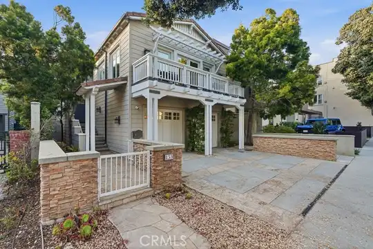 133 Hollister Ave
