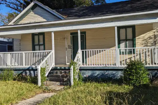 645 Rutherford Ave